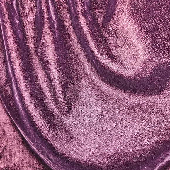 Hollister burgundy crushed velvet  bell sleeve top in size small nwt! - Picture 9 of 11